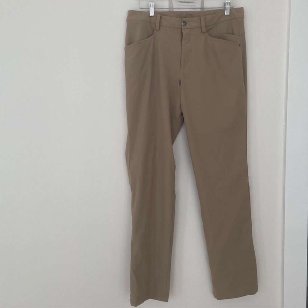 LULULEMON. Mens classic fit ABC khaki pants — 34x32